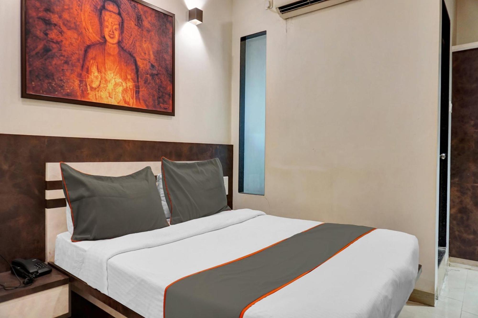 Collection O Royce Studios Near Pune Airport Luaran gambar